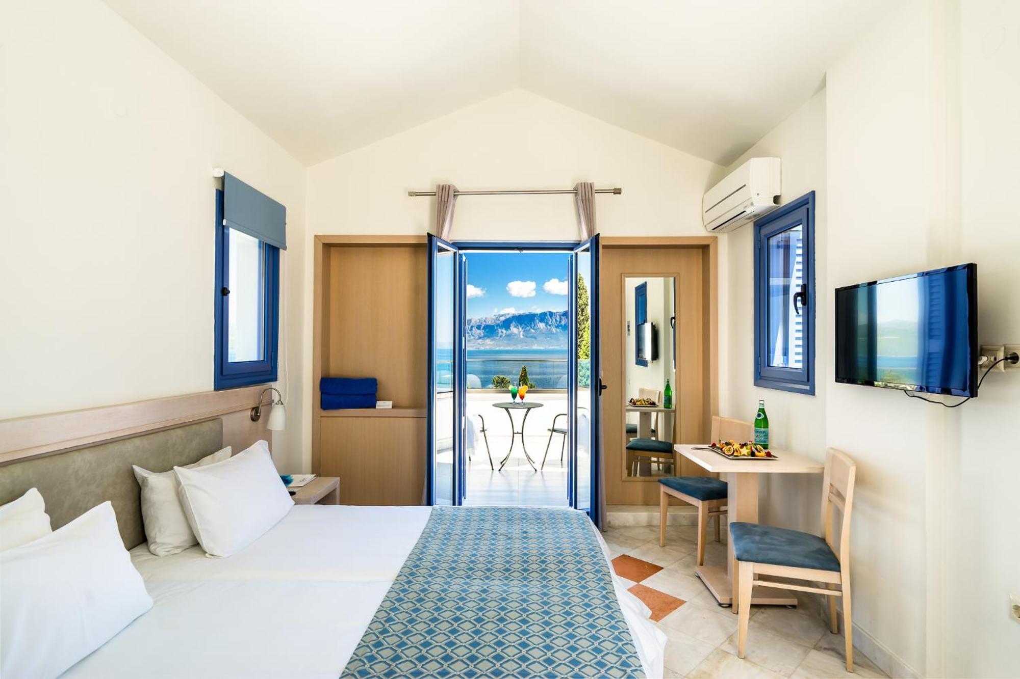 Porto Galini Seaside Resort & Spa Nikiana Ngoại thất bức ảnh A typical room at the hotel